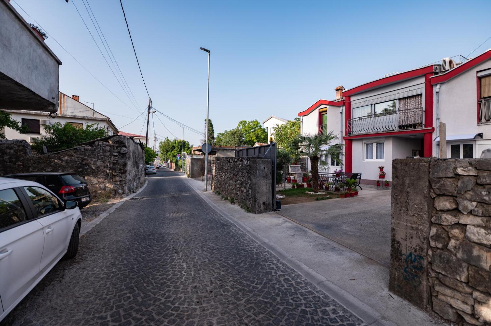 Apartmani Kaan Подгорица Екстериор снимка