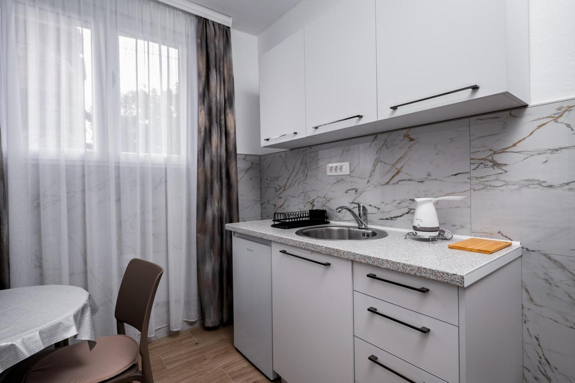 Apartmani Kaan Подгорица Екстериор снимка