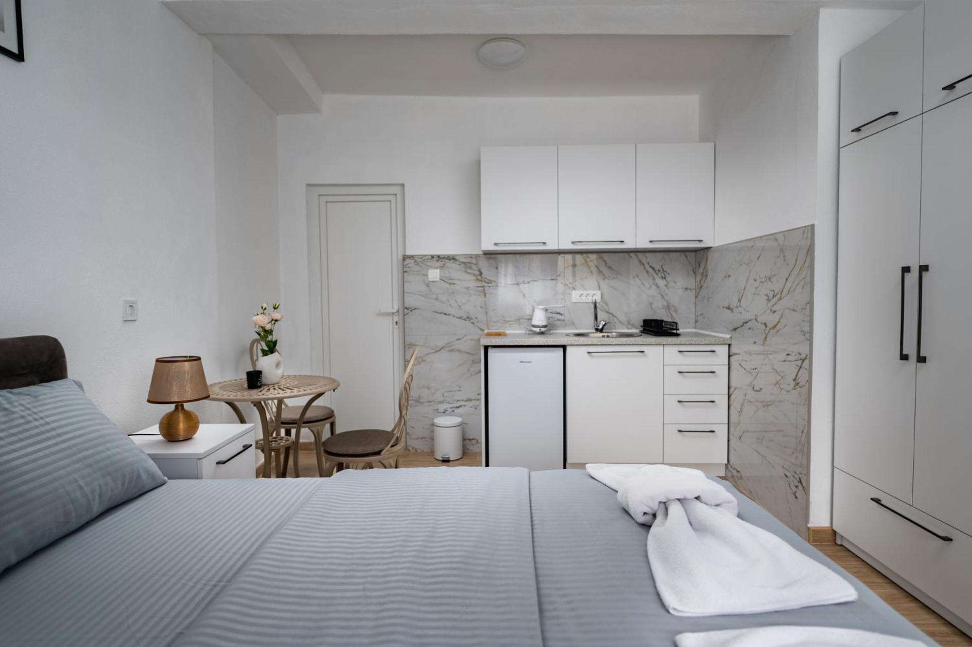 Apartmani Kaan Подгорица Екстериор снимка