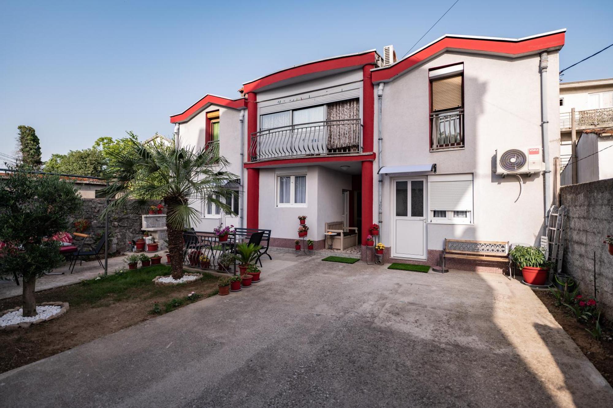Apartmani Kaan Подгорица Екстериор снимка